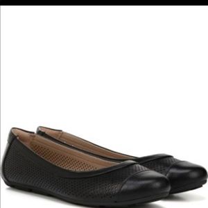 Naturalizer Soho Perf black flats- BRAND NEW